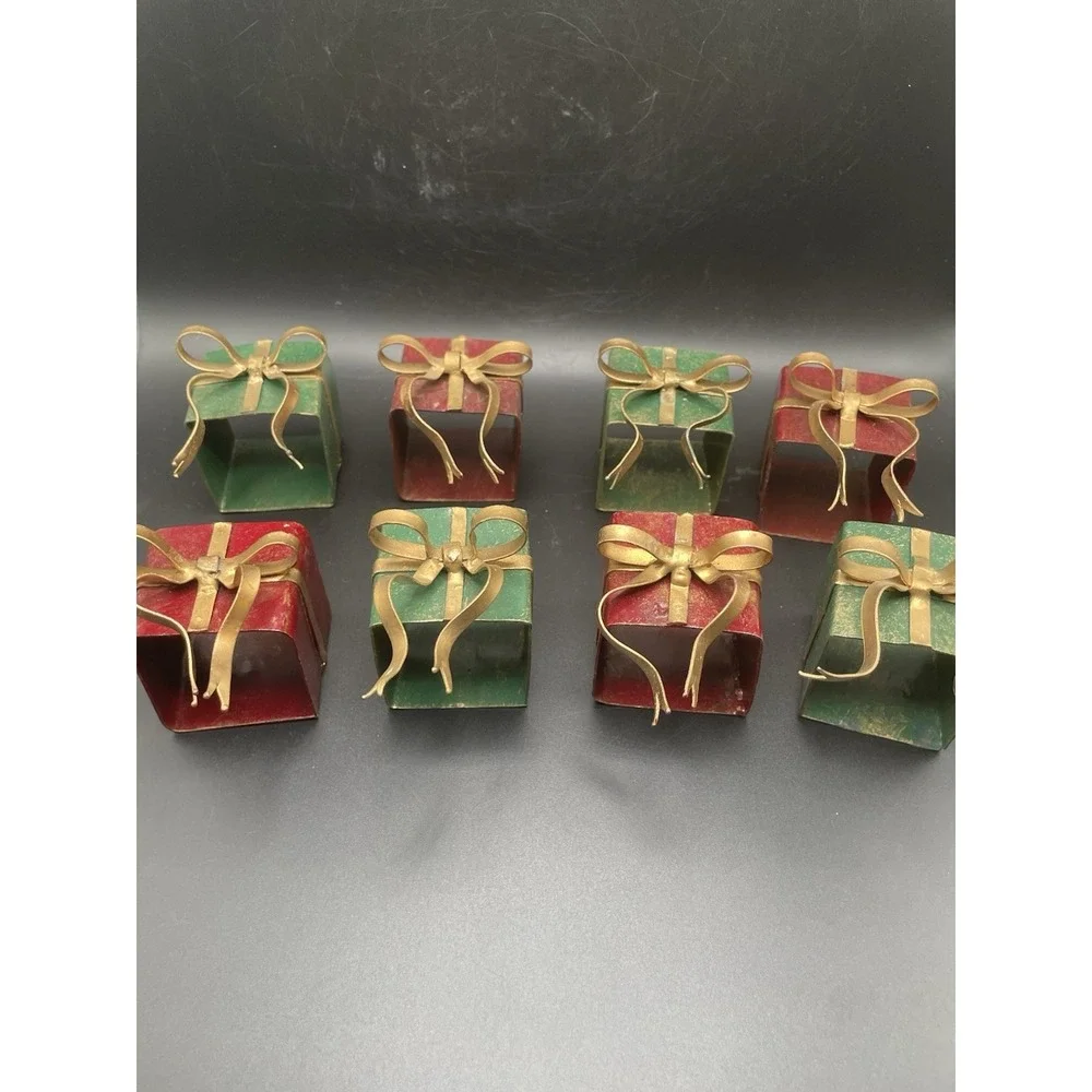 Vtg rare Red And Green Christmas Gift Metal Napkin Rings Set Of 8